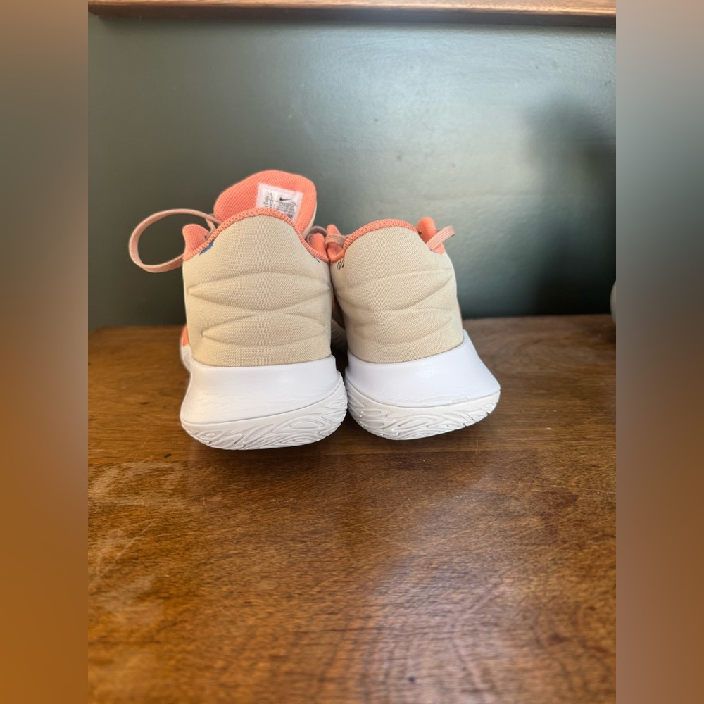 Nike Kyrie Flytrap 5 Men's Rattan Hemp Sneakers Size 10.5 CZ4100-200 Basketball - Picture 6 of 8